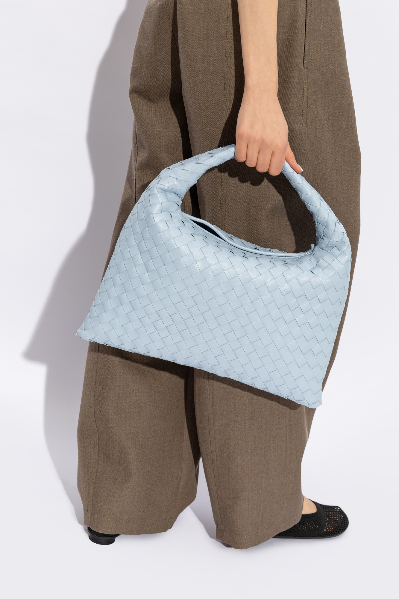 【BOTTEGA VENETA 】Small Drop ショルダー ♪ライトブルー Bottega Veneta: ブルー スモール Drop バッグ | SSENSE 日本